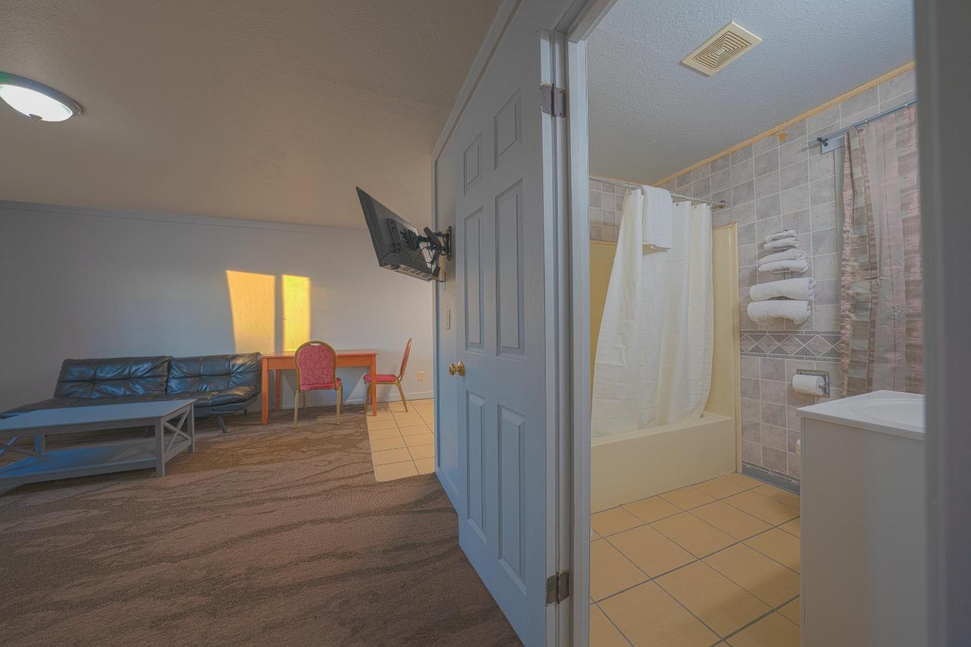 Oyo Hotel Portland Or Near Airport 그레셤 외부 사진