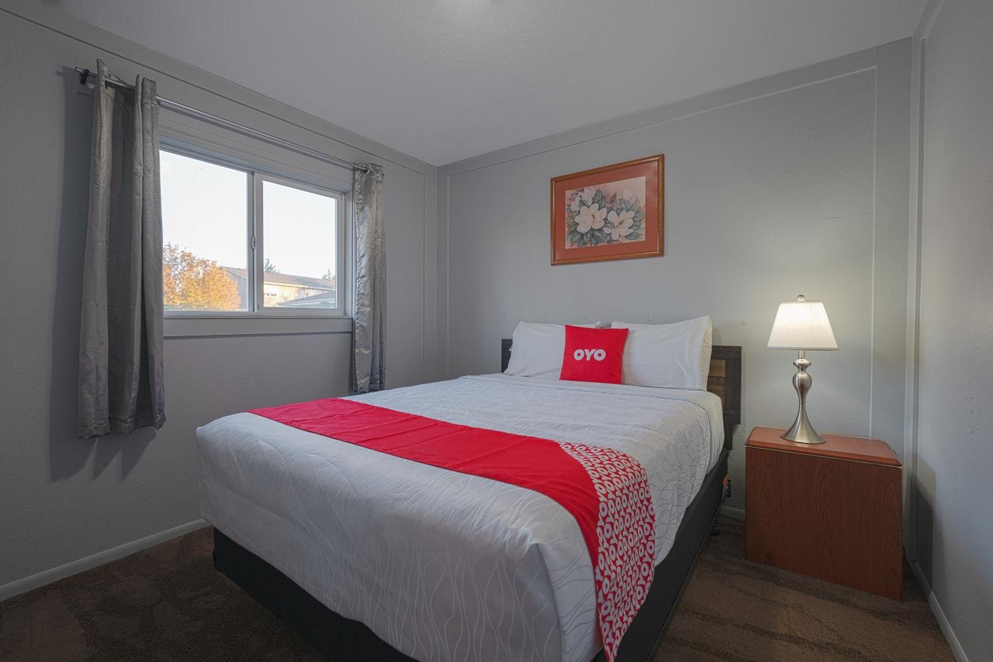 Oyo Hotel Portland Or Near Airport 그레셤 외부 사진