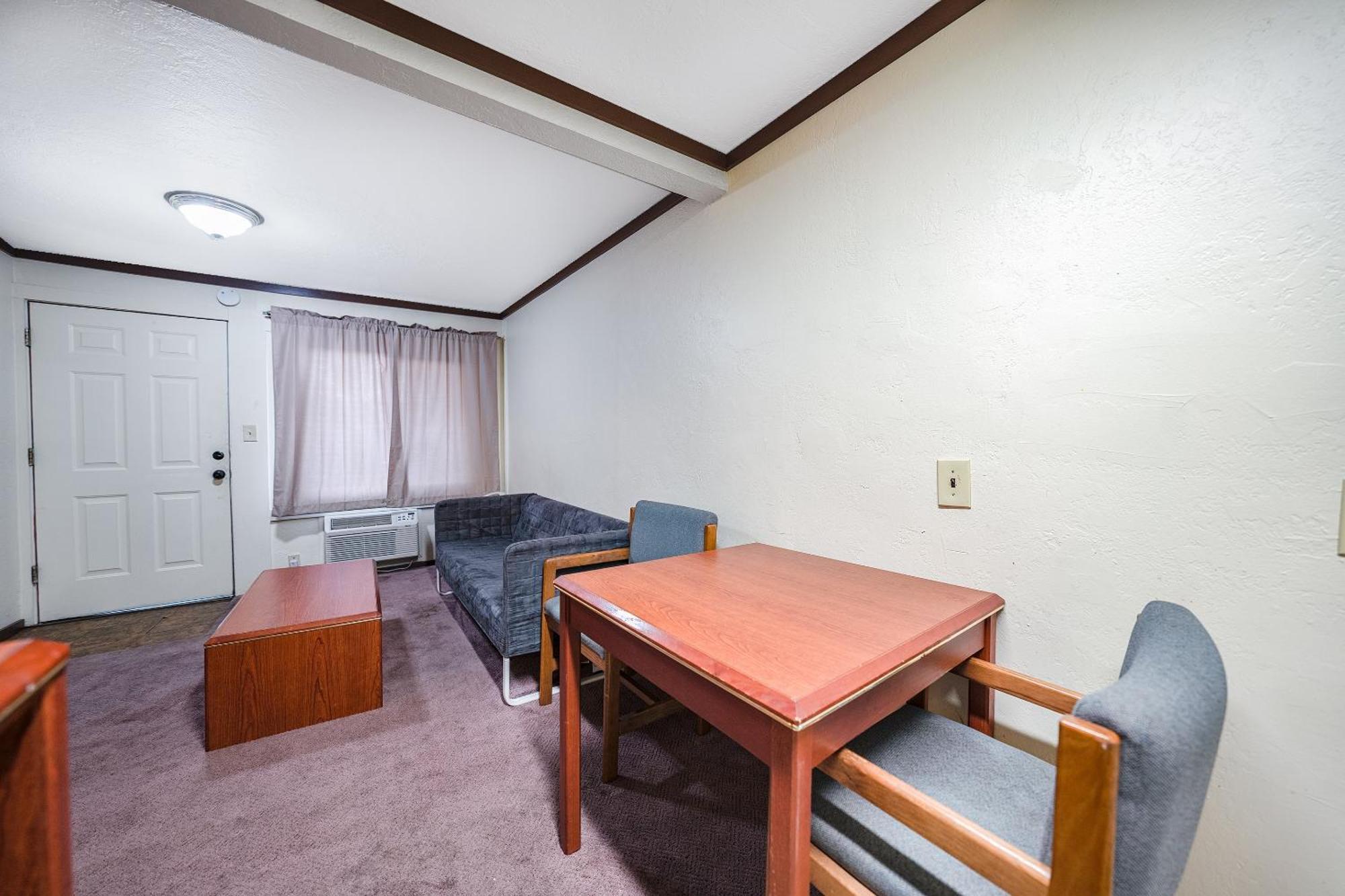 Oyo Hotel Portland Or Near Airport 그레셤 외부 사진