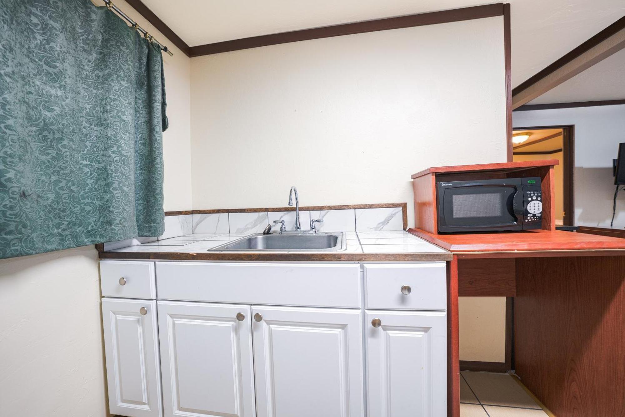 Oyo Hotel Portland Or Near Airport 그레셤 외부 사진